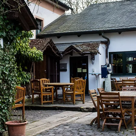 Altes Bierhaus 아르츠바흐