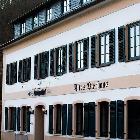 게스트하우스 Altes Bierhaus 아르츠바흐