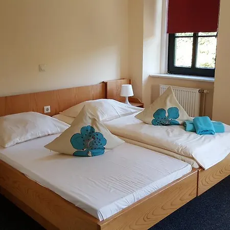 Altes Bierhaus 아르츠바흐