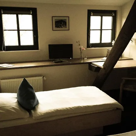 Altes Bierhaus بيت ضيافة Arzbach